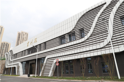 重慶公共運輸職業學院優化教學架構，設立六個二級學院以強化技術服務